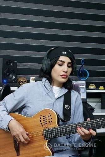 گفتگو با %22مژگان صفری%22 نوازنده و مدرس  گیتار